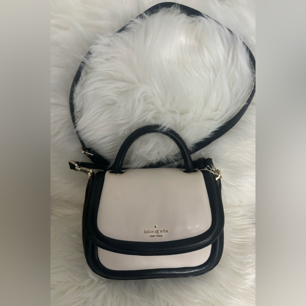 Kade Spade purse that I love, the shape and contrast of colors is awesome.